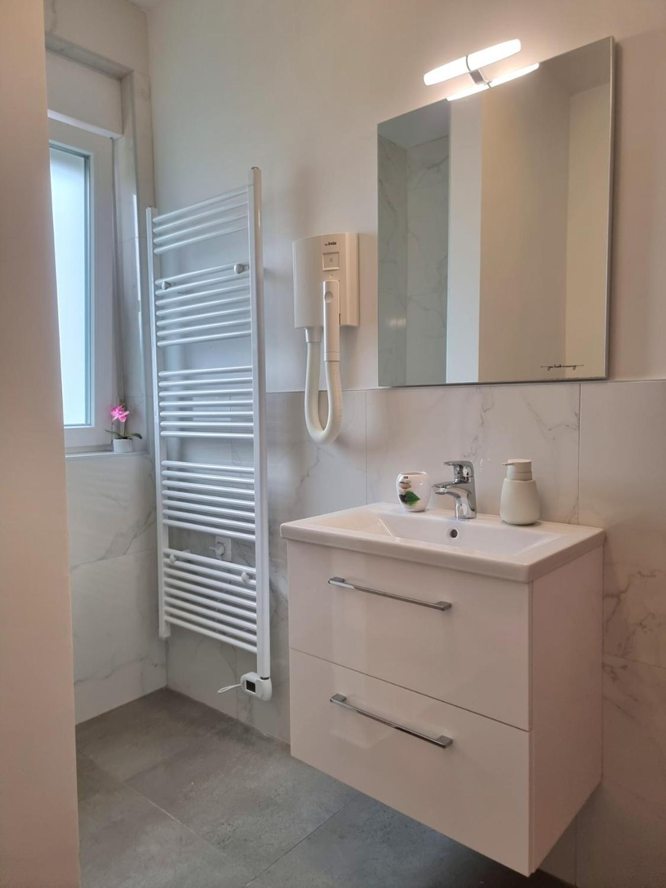 Crystal Apartment ウマグ エクステリア 写真