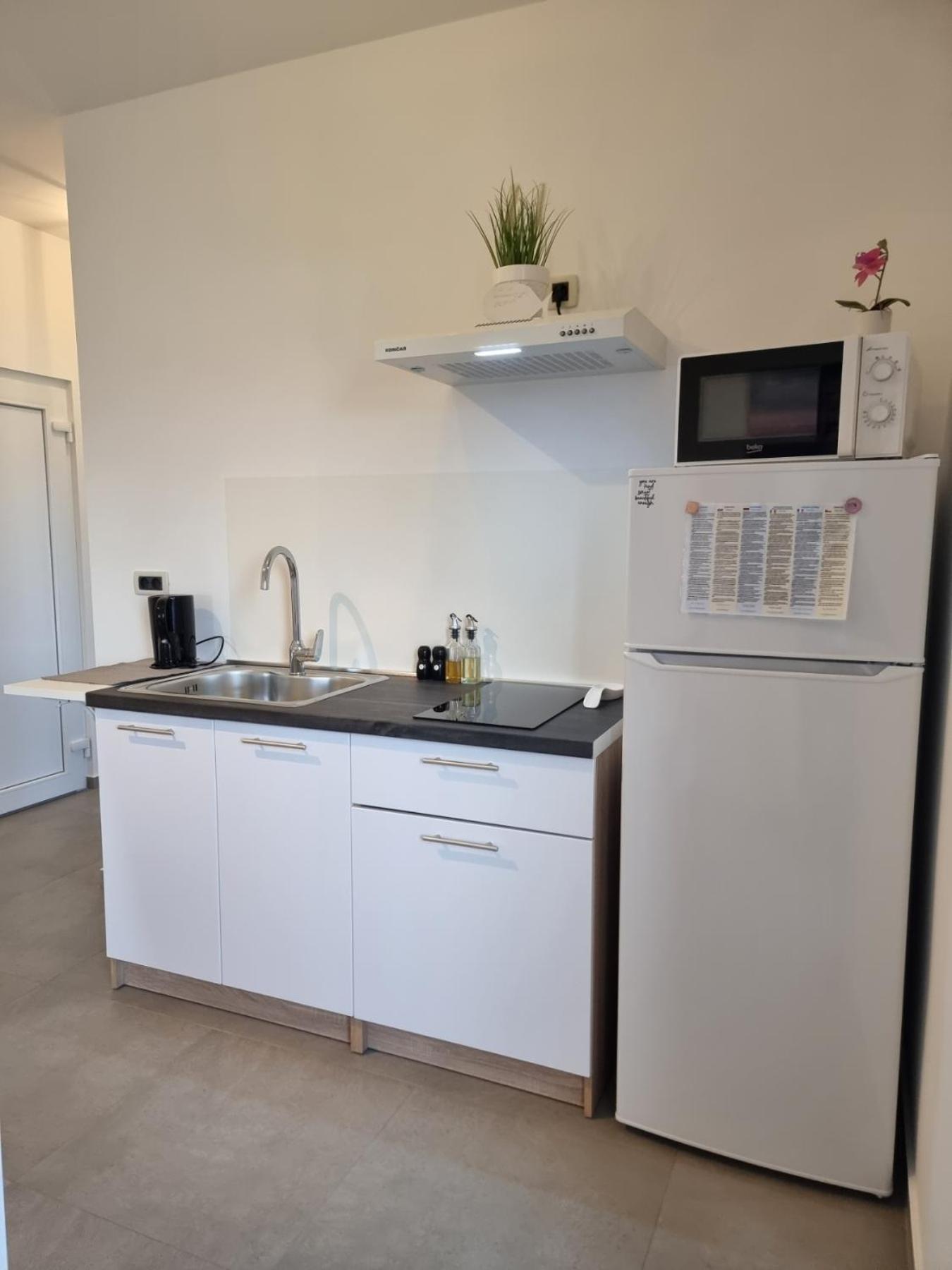 Crystal Apartment ウマグ エクステリア 写真