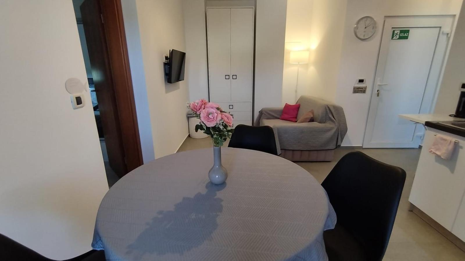 Crystal Apartment ウマグ エクステリア 写真